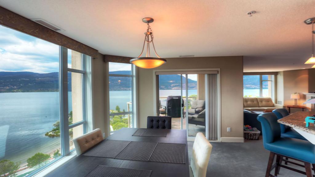 Sunset Waterfront Resort By Kelownacondorentals Exterior photo